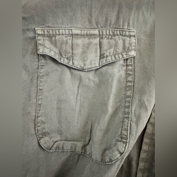 Women’s Vince The Utility Cotton and Silk Spring Spread Collar Relaxed Button Up - Picture 4 of 7